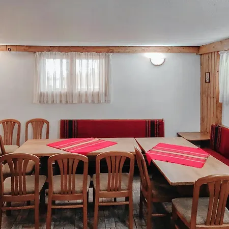 7 Guest house *
