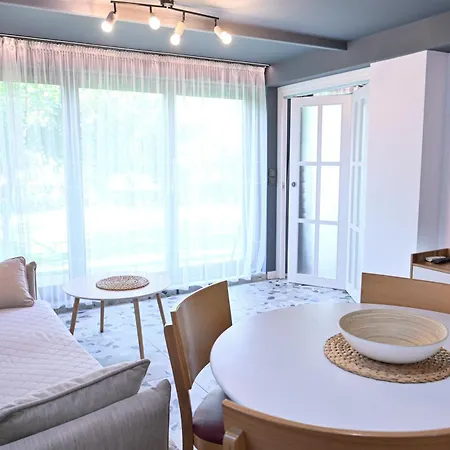 7 Guest house *